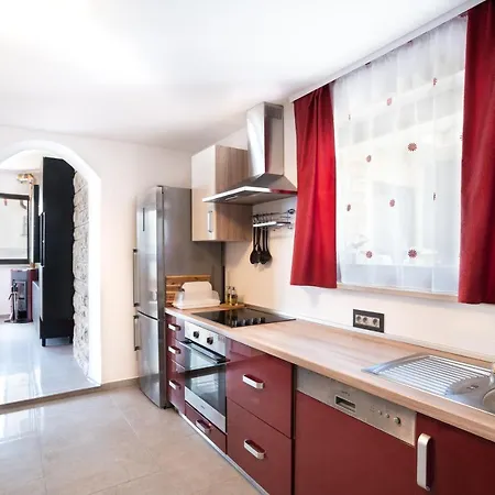 Toni Apartment