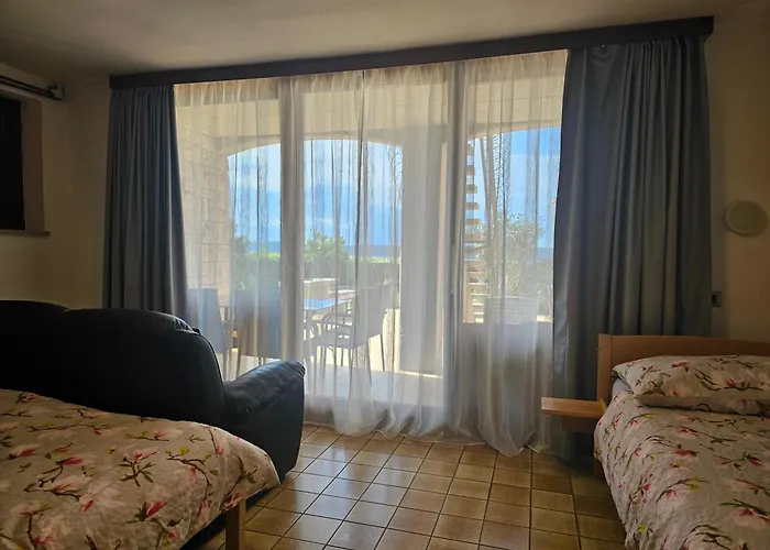 Toni Апартаменты *